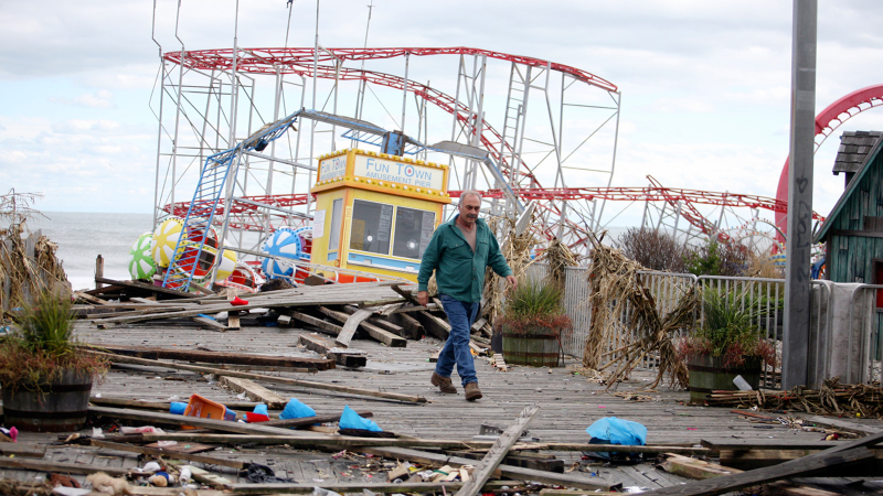 Illustration for article titled Hurricane Sandy: The Craziest Before and After Shots